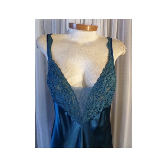 VINTAGE Victoria's Secret Large Green Long Gown L - Picture 4 of 8